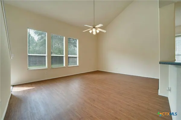 121 Park LN, San Marcos, TX 78666