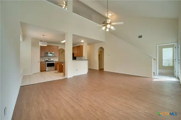 121 Park LN, San Marcos, TX 78666
