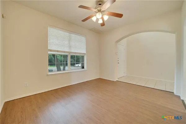 121 Park LN, San Marcos, TX 78666