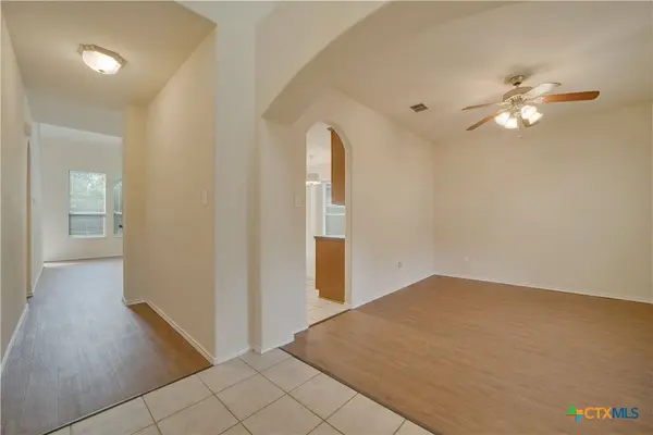 121 Park LN, San Marcos, TX 78666