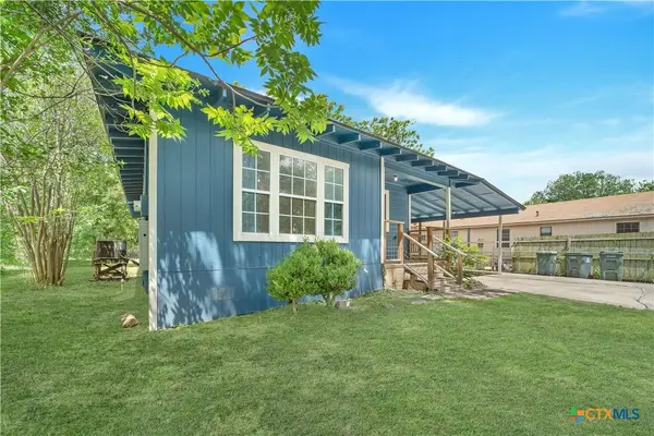 206 Sherwood ST, San Marcos, TX 78666