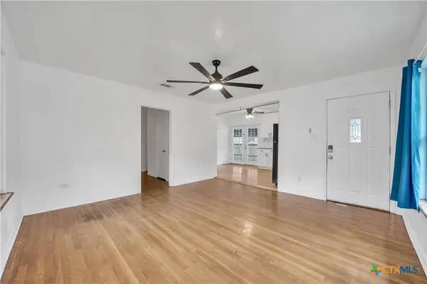 206 Sherwood ST, San Marcos, TX 78666