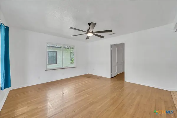 206 Sherwood ST, San Marcos, TX 78666
