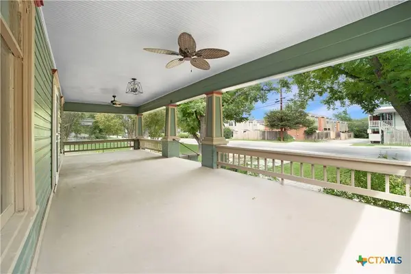 1222 W Hopkins ST, San Marcos, TX 78666