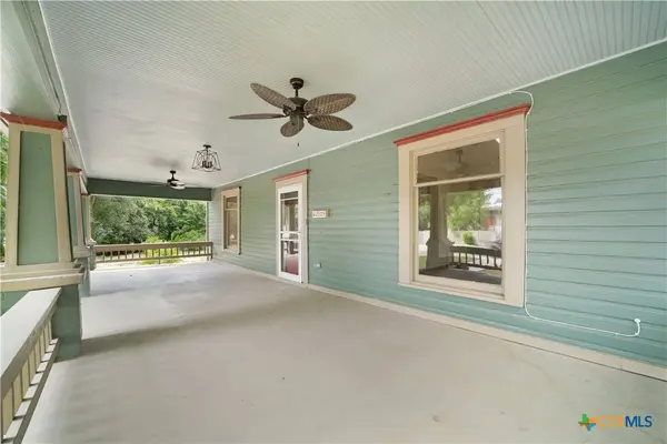 1222 W Hopkins ST, San Marcos, TX 78666