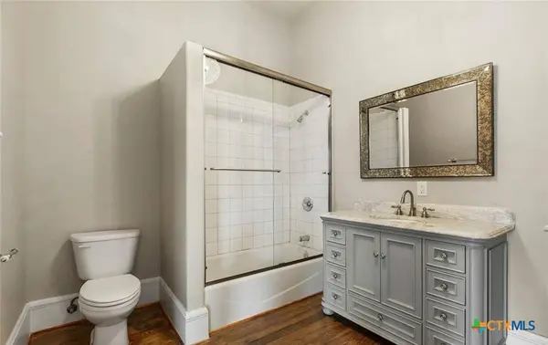 202 N Lbj DR, San Marcos, TX 78666