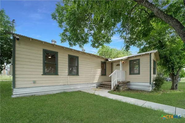 414 Orange AVE, New Braunfels, TX 78130