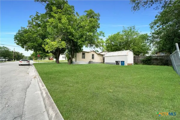414 Orange AVE, New Braunfels, TX 78130