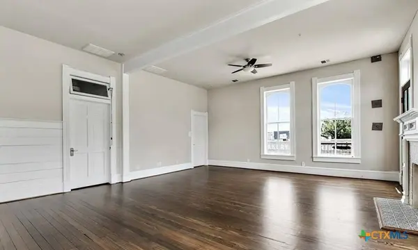 202 N LBJ DR #204, San Marcos, TX 78666
