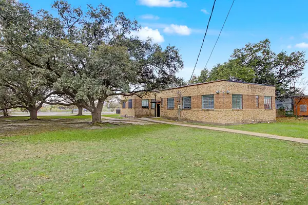 903 Texas Ave S, College Station, TX 77840-2228