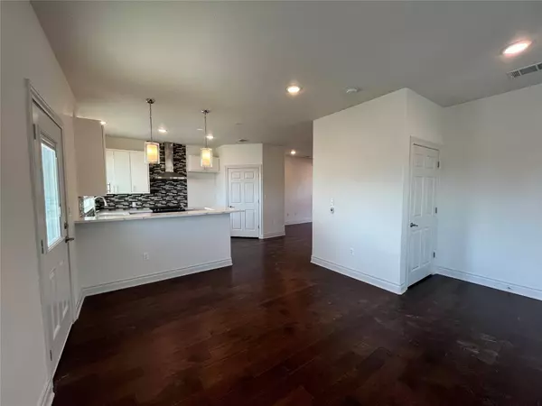 2105 Tiger TRL #501, Round Rock, TX 78665