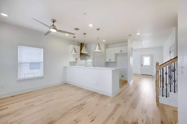 2105 Tiger TRL #303, Round Rock, TX 78665