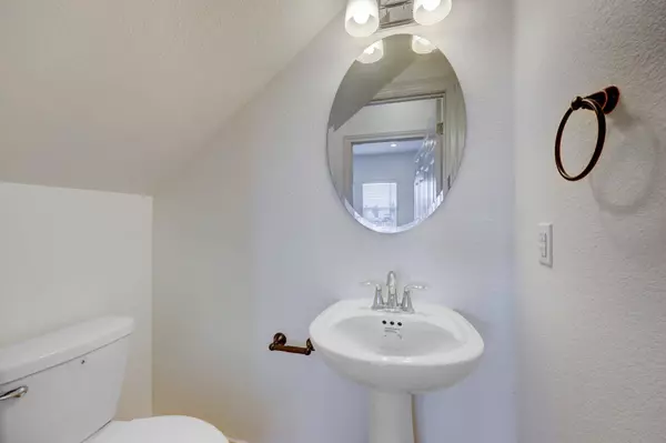 2105 Tiger TRL #303, Round Rock, TX 78665