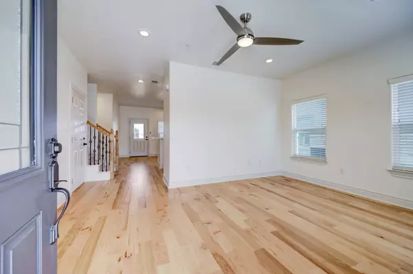 2105 Tiger TRL #303, Round Rock, TX 78665