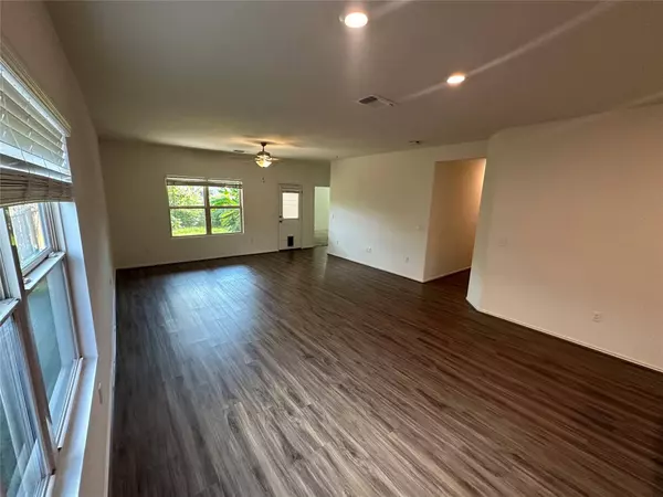 6825 Colorado Bluffs RD, Austin, TX 78744