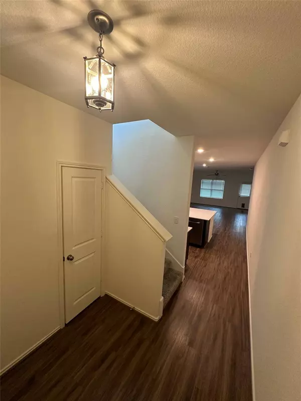 6825 Colorado Bluffs RD, Austin, TX 78744