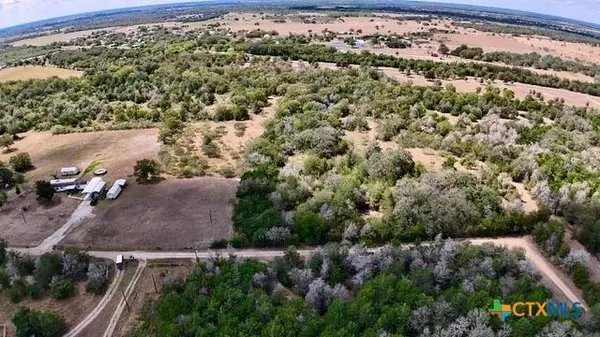 611 N Raymond RD, La Grange, TX 78945