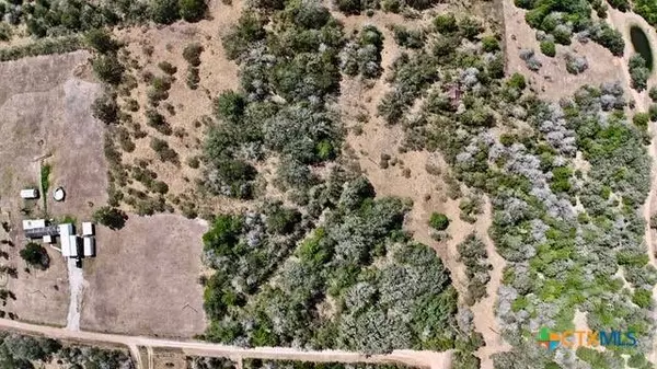 611 N Raymond RD, La Grange, TX 78945