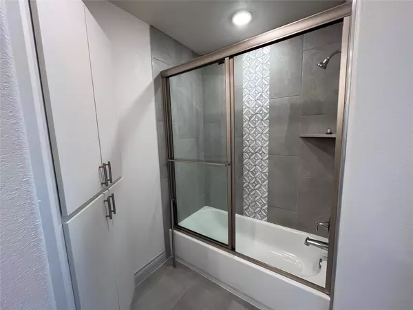 2105 Tiger TRL #502, Round Rock, TX 78664