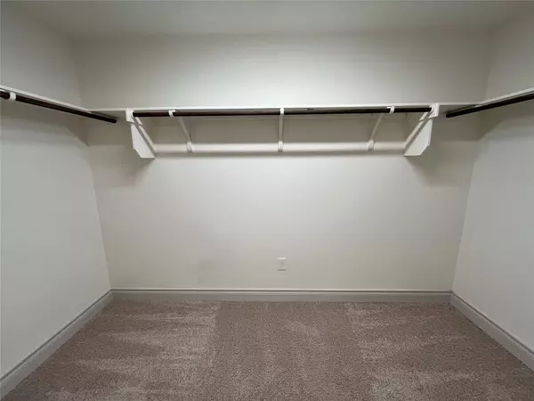 2105 Tiger TRL #502, Round Rock, TX 78664