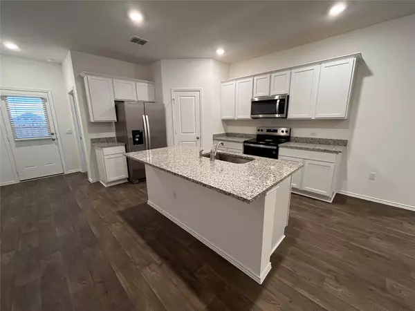 15016-B Welsh Cob RD #B, Manor, TX 78653