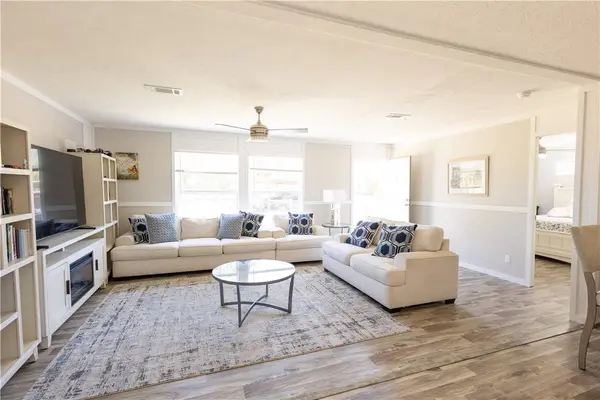 100 Tanglewood, Somerville, TX 77879