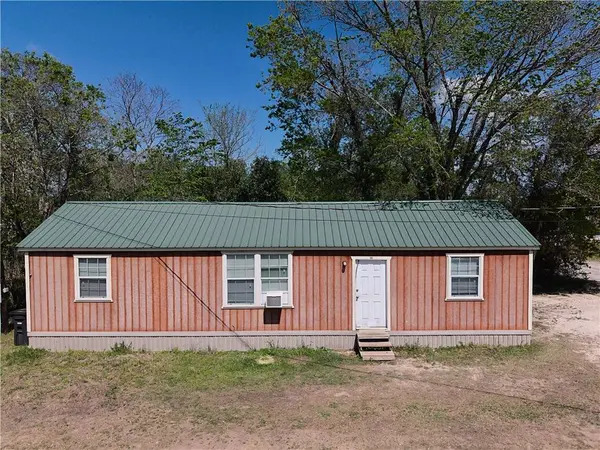 1005 Peach ST, Caldwell, TX 77836