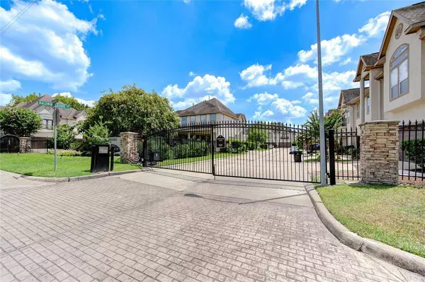 1415 Baldwin Square LN, Houston, TX 77077