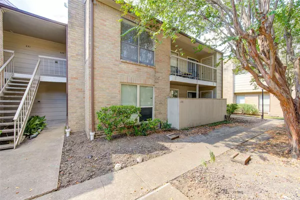 2120 Wilcrest DR #220, Houston, TX 77042