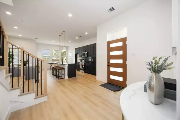 3323 Rogers St, Houston, TX 77022