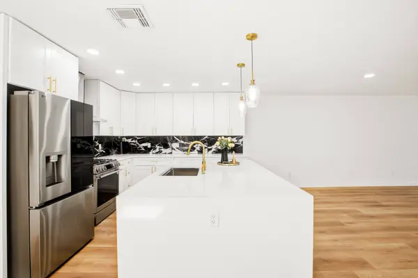 14118 Sandfield DR, Houston, TX 77077