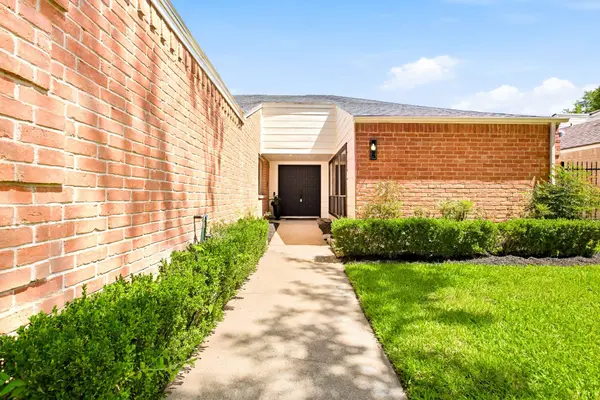 14118 Sandfield DR, Houston, TX 77077