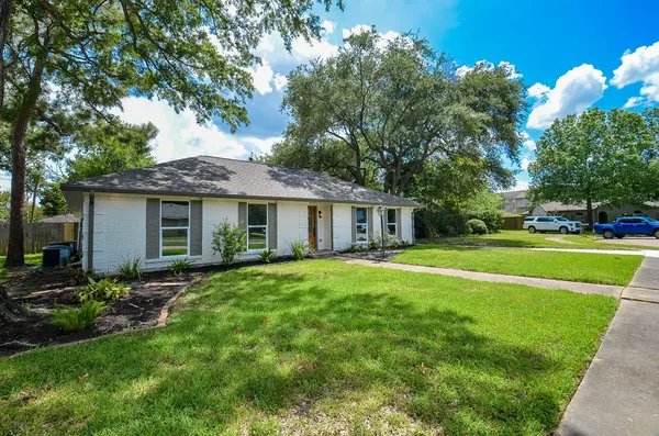 12511 Nova DR, Houston, TX 77077