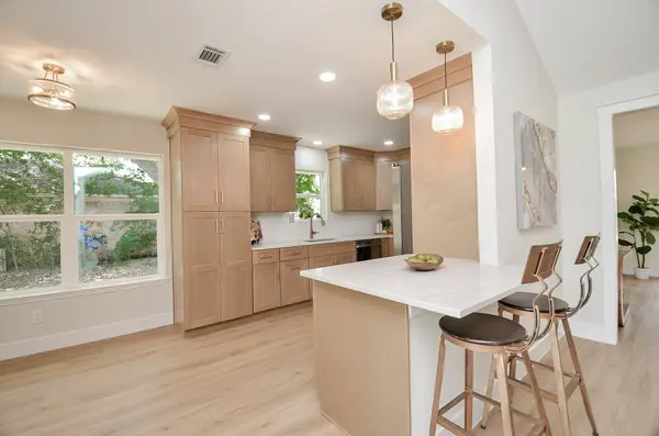 12511 Nova DR, Houston, TX 77077