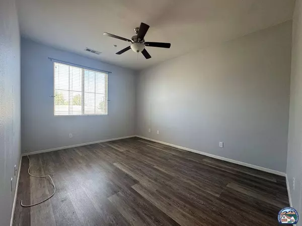 314 W Breezy Pl Unit2, Brawley, CA 92227