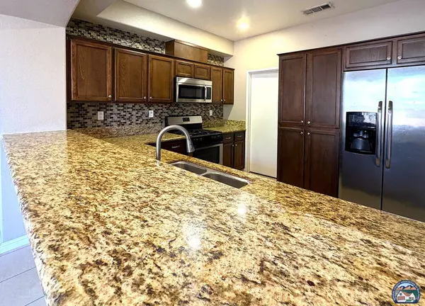 314 W Breezy Pl Unit2, Brawley, CA 92227