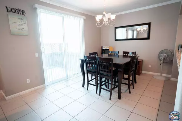 314 W Breezy Pl Unit2, Brawley, CA 92227