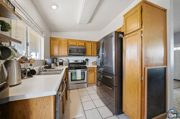 655 Joshua Tree St, Imperial, CA 92251