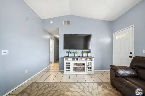655 Joshua Tree St, Imperial, CA 92251