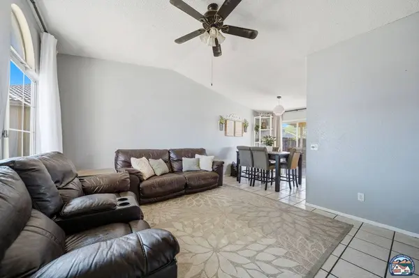 655 Joshua Tree St, Imperial, CA 92251