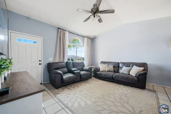 655 Joshua Tree St, Imperial, CA 92251