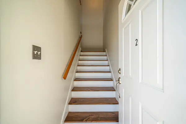 183 Atlantic Ave #2, Lynbrook, NY 11563-3515