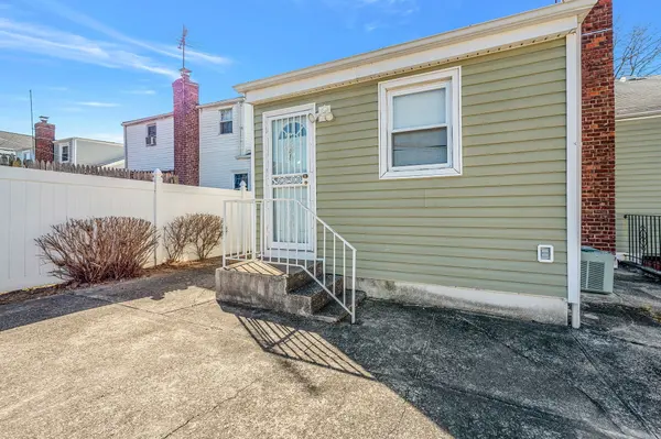 225-19 109th Ave, Queens Village, NY 11429