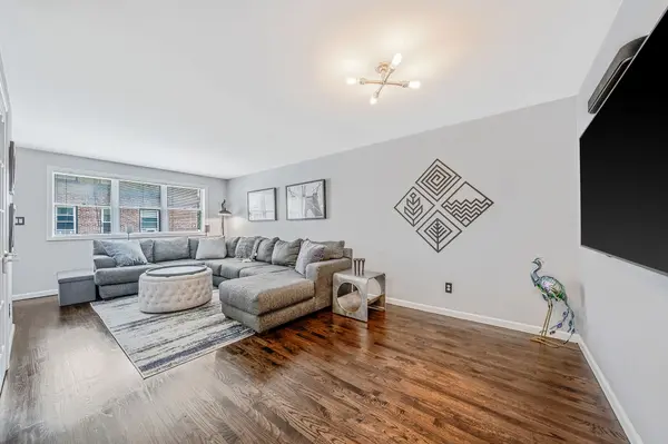 183 Atlantic Ave #5, Lynbrook, NY 11563-3515