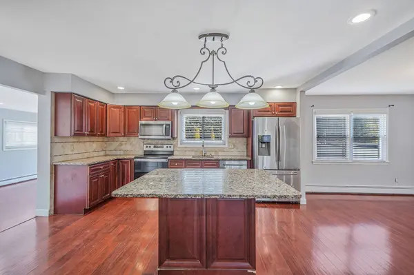 2415 Babylon Tpke, Merrick, NY 11566-4206