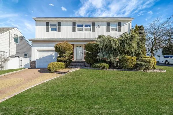2415 Babylon Tpke, Merrick, NY 11566-4206