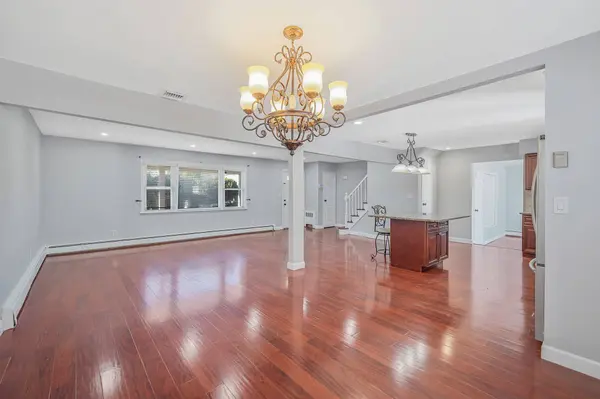 2415 Babylon Tpke, Merrick, NY 11566-4206