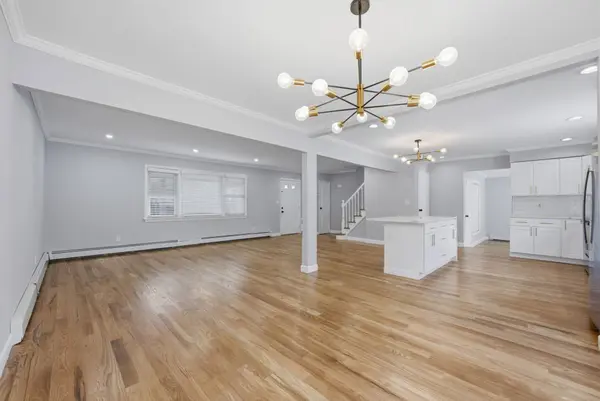 2415 Babylon Tpke, Merrick, NY 11566-4206