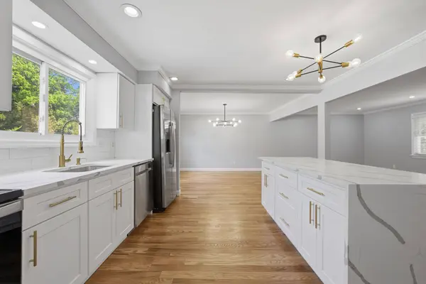 2415 Babylon Tpke, Merrick, NY 11566-4206