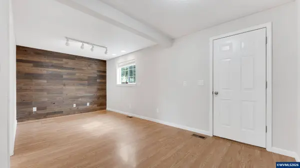 8110 Daphne Ct, Corvallis, OR 97330